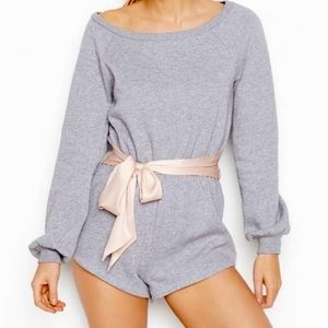 ✨VICTORIA’S SECRET FLEECE ROMPER w.SATIN TIE✨